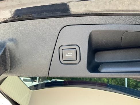Used 2020 Buick Envision Premium w/ Driver Confidence Package AWD/4WD image 19