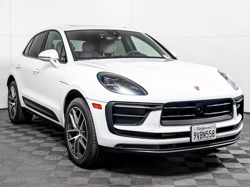 Certified 2026 Porsche Macan AWD/4WD image 8