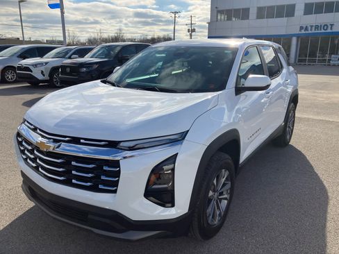 Certified 2025 Chevrolet Equinox LT image 3