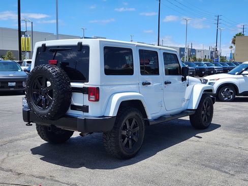 Used 2014 Jeep Wrangler Unlimited Sahara AWD/4WD image 7