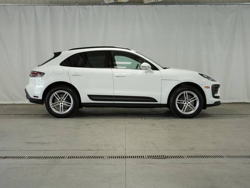Certified 2025 Porsche Macan image 8