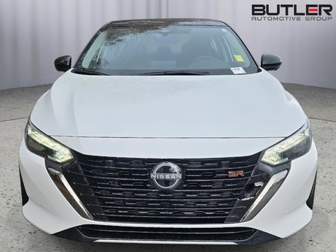Used 2024 Nissan Sentra SR w/ SR Premium Package image 2