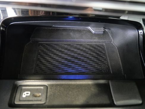 Used 2023 Mercedes-Benz CLA 250 4MATIC image 32
