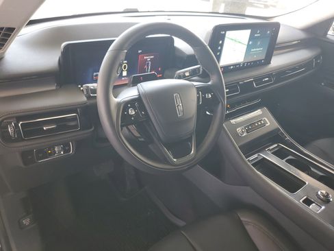 New 2026 Lincoln Aviator AWD image 11