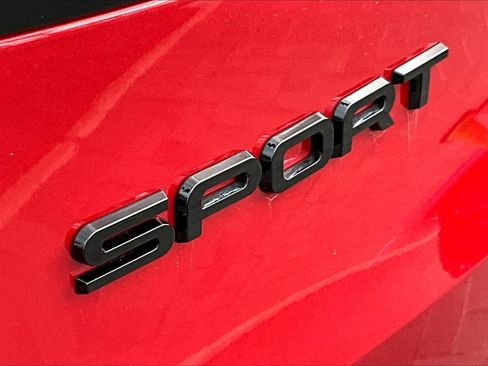 Used 2025 Land Rover Range Rover Sport SE image 8