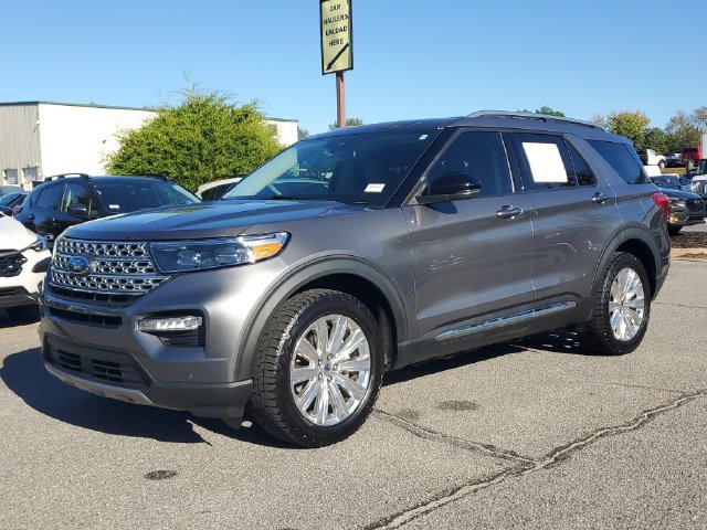 Used 2022 Ford Explorer Limited w/ Equipment Group 301A AWD/4WD image 3