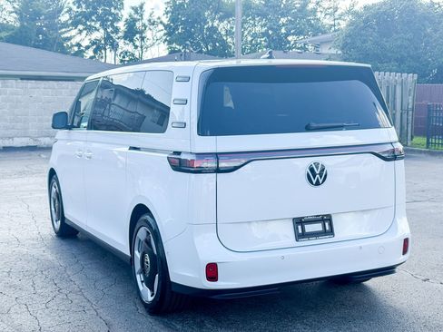 Used 2025 Volkswagen ID. Buzz Pro S RWD image 15