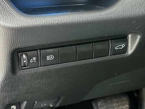 Used 2021 Toyota RAV4 XSE AWD/4WD image 15