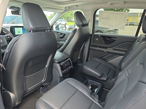 New 2025 Lincoln Aviator 2WD w/ Equipment Group 101A image 14