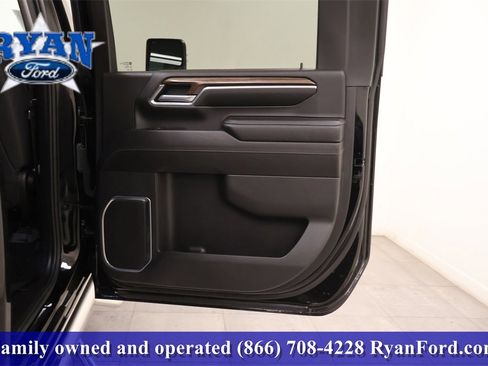 Used 2024 Chevrolet Silverado 2500 LT w/ Convenience Package image 9