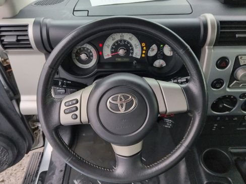 Used 2007 Toyota FJ Cruiser image 14