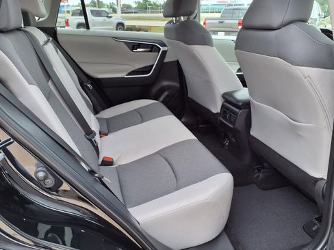 Certified 2025 Toyota RAV4 XLE w/ Convenience Package image 21
