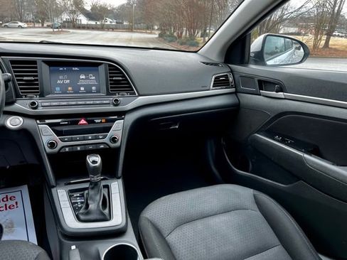 Used 2017 Hyundai Elantra Value Edition w/ Cargo Package image 30