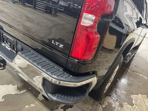 Used 2020 Chevrolet Silverado 2500 LTZ w/ LTZ Plus Package image 9
