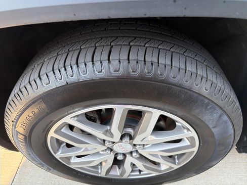 Used 2018 GMC Acadia SLE w/ Driver Alert Package I AWD/4WD image 9