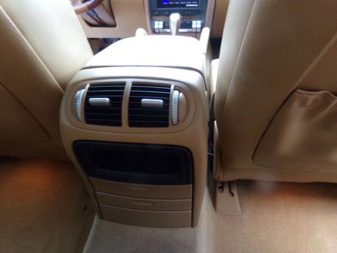 Used 2005 Porsche Cayenne S image 36