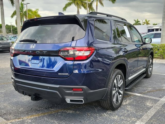 Used 2024 Honda Pilot Touring image 3