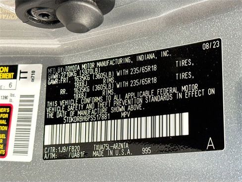 Certified 2023 Toyota Highlander L image 26