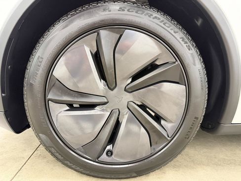 Used 2026 Tesla Model Y AWD image 7