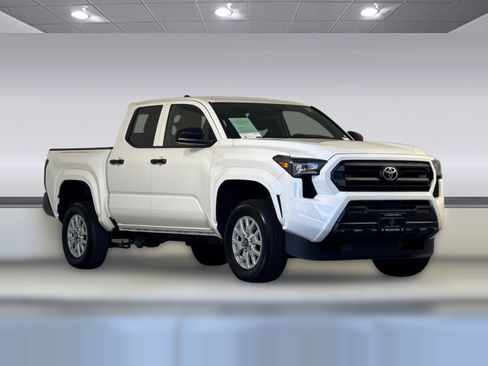 Used 2025 Toyota Tacoma SR RWD image 6