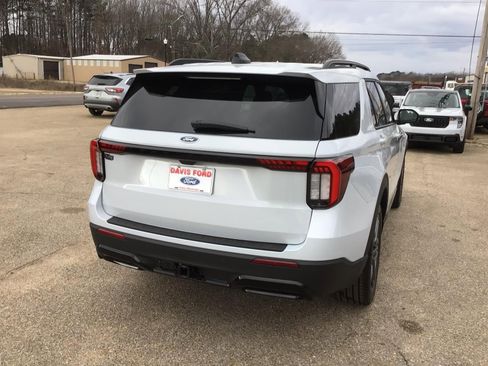 New 2026 Ford Explorer ST-Line w/ ST-Line Street Pack image 11
