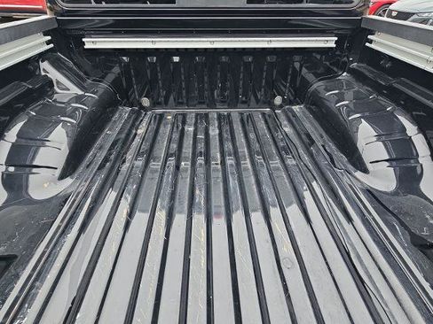 Used 2022 Nissan Frontier SV image 23