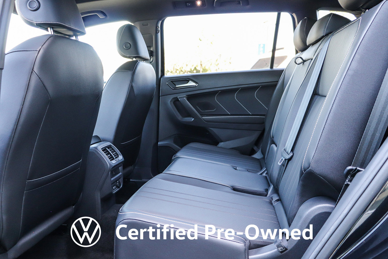 Used 2023 Volkswagen Tiguan SE R-Line FWD image 18