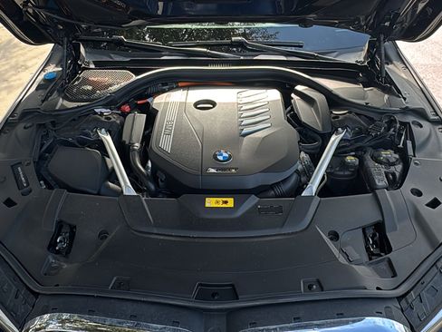 Used 2020 BMW 745e xDrive image 34