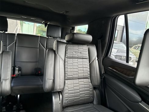 Used 2023 Cadillac Escalade Sport Platinum w/ LPO, ONYX Package image 17