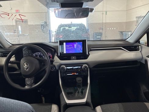 Used 2023 Toyota RAV4 XLE w/ Convenience Package FWD image 10