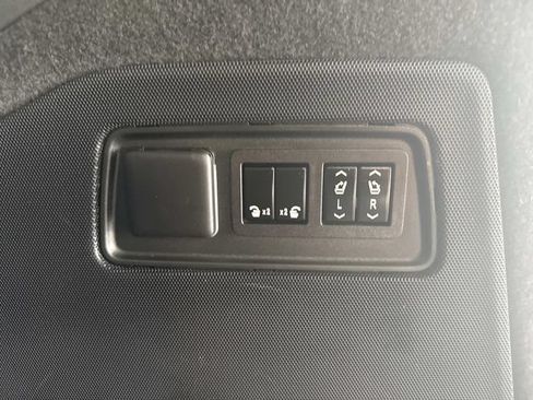 Certified 2023 Cadillac Escalade Premium Luxury w/ Performance Package AWD/4WD image 27