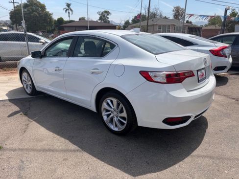 Used 2018 Acura ILX image 3