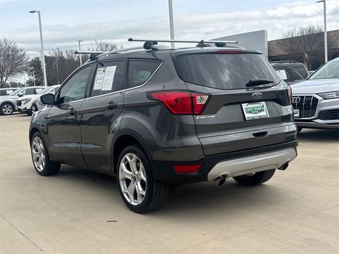 Used 2019 Ford Escape Titanium image 3