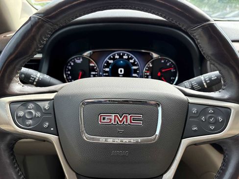 Used 2018 GMC Acadia Denali w/ Technology Package AWD/4WD image 11