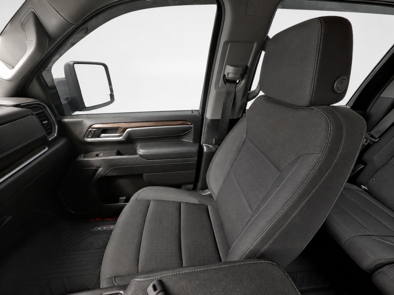 Used 2025 Chevrolet Silverado 2500 LT w/ Safety Package AWD/4WD image 13