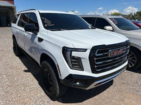 Used 2026 GMC Yukon XL AT4 w/ AT4 Premium Plus Package AWD/4WD image 3