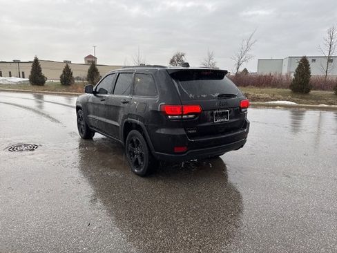 Used 2019 Jeep Grand Cherokee Laredo image 7