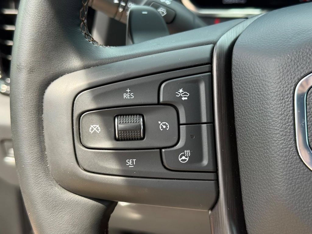 Used 2024 GMC Sierra 1500 AT4 w/ Technology Package AWD/4WD image 17