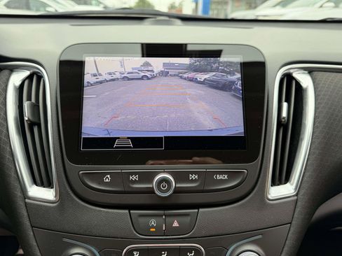 Used 2021 Chevrolet Malibu LT FWD image 20