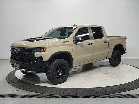 Used 2023 Chevrolet Silverado 1500 ZR2 w/ Technology Package image 3