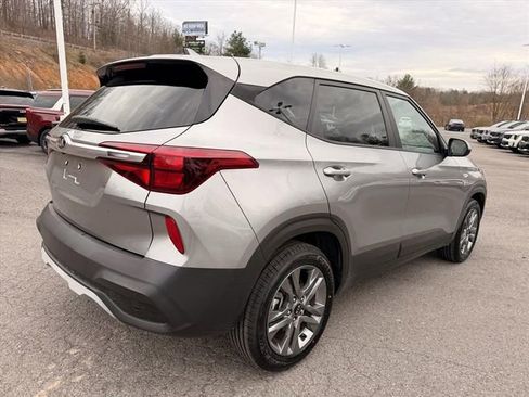 Used 2021 Kia Seltos LX image 9