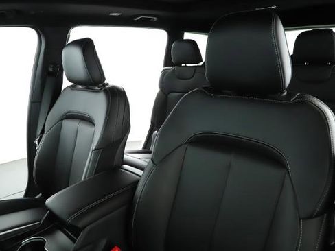 New 2025 Jeep Grand Cherokee L Limited w/ Black Appearance Package image 6