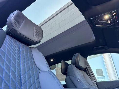 New 2025 Cadillac Escalade IQ Sport 1 w/ LPO, ONYX Package image 18