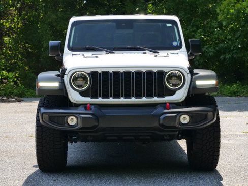 Used 2025 Jeep Gladiator Rubicon w/ Safety Group AWD/4WD image 5
