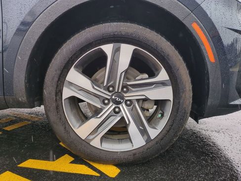 Used 2023 Kia Sorento EX image 11