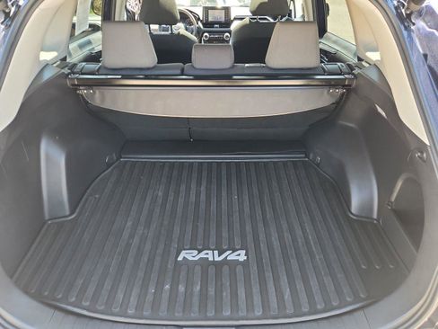 Used 2020 Toyota RAV4 XLE w/ Convenience Package AWD/4WD image 15