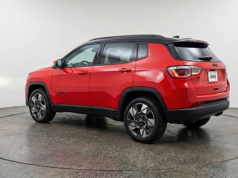 Used 2025 Jeep Compass Trailhawk image 6
