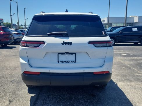 Used 2025 Jeep Grand Cherokee L Altitude image 6