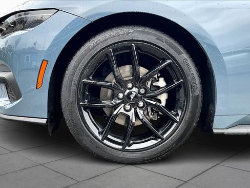 Used 2025 Ford Mustang Premium image 10