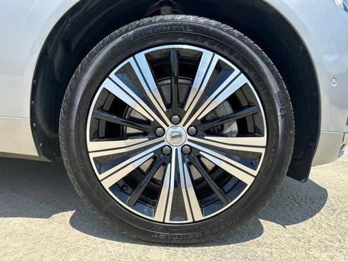 Certified 2022 Volvo XC60 B6 Inscription w/ Advanced Package AWD/4WD image 11